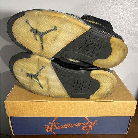 Jordan 5 Metallic 2016 ( Size 8) - Picture 5 of 7